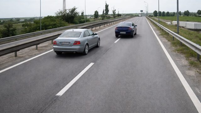 Șoferul unui Audi A6 a primit amenzi de peste 2.100 de lei și trei luni fără permis 14 Șoferul unui Audi A6 a primit amenzi de peste 2.100 de lei și trei luni fără permis