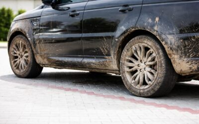 Șoferii din Alba Iulia pot pierde până la 5.000 de lei dacă își lasă mașina murdară pe stradă
