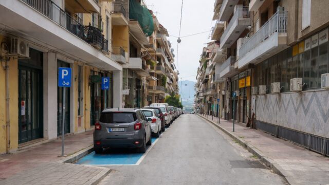 150 de euro, 60 de zile fără permis și fără plăcuțe. Pentru ce a fost sancționat un șofer român în Grecia 15 150 de euro, 60 de zile fără permis și fără plăcuțe. Pentru ce a fost sancționat un șofer român în Grecia