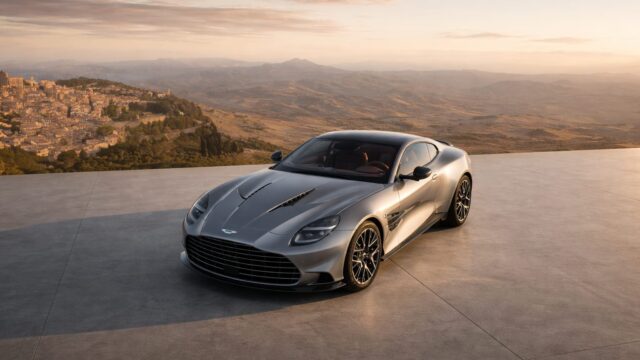 835 CP și 50 de mașini. Cum marchează Aston Martin 25 de ani de Vanquish 15 835 CP și 50 de mașini. Cum marchează Aston Martin 25 de ani de Vanquish