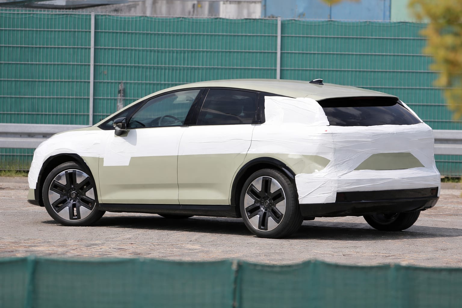35.000 de euro pentru cel mai accesibil electric Audi. Ajunge numele A2 să bată platforma comună cu VW ID.3? 2 Audi A2 e-tron, imagine 2