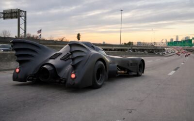 Un medic din Houston a construit un Batmobil de aproximativ 1.000 CP, legal pentru stradă 3 Un medic din Houston a construit un Batmobil de aproximativ 1.000 CP, legal pentru stradă