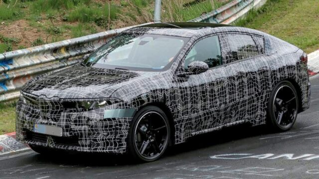 400 kW pentru BMW iX4. Noul coupe-SUV electric derivat din iX3 intră în producție în Ungaria până la final de an 2 400 kW pentru BMW iX4. Noul coupe-SUV electric derivat din iX3 intră în producție în Ungaria până la final de an