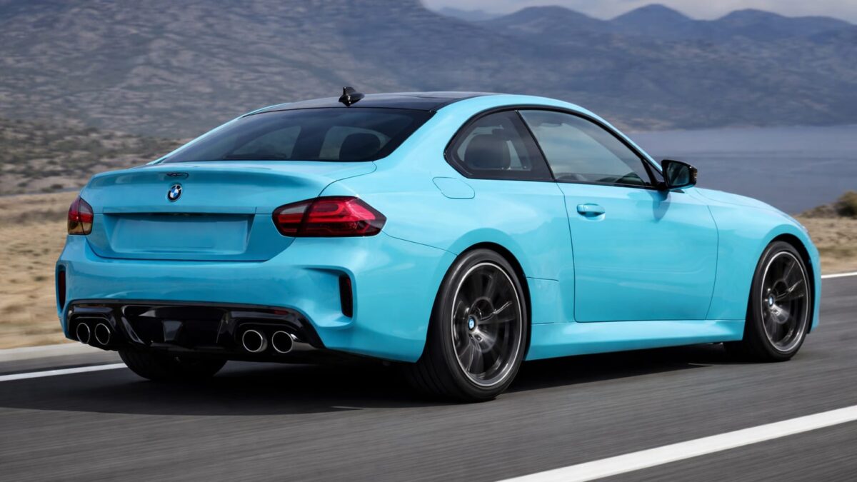 BMW M2 xDrive vine cu tracțiune integrală. Noul model accelerează 0-96 km/h în 3,6 secunde, cu 0,3 secunde mai rapid 1 BMW M2 xDrive vine cu tracțiune integrală. Noul model accelerează 0-96 km/h în 3,6 secunde, cu 0,3 secunde mai rapid