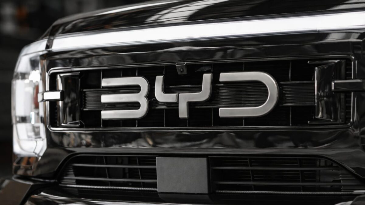 BYD deschide a doua fabrică auto în Europa. Ce impact are asupra prețului mașinilor electrice pentru cumpărătorii