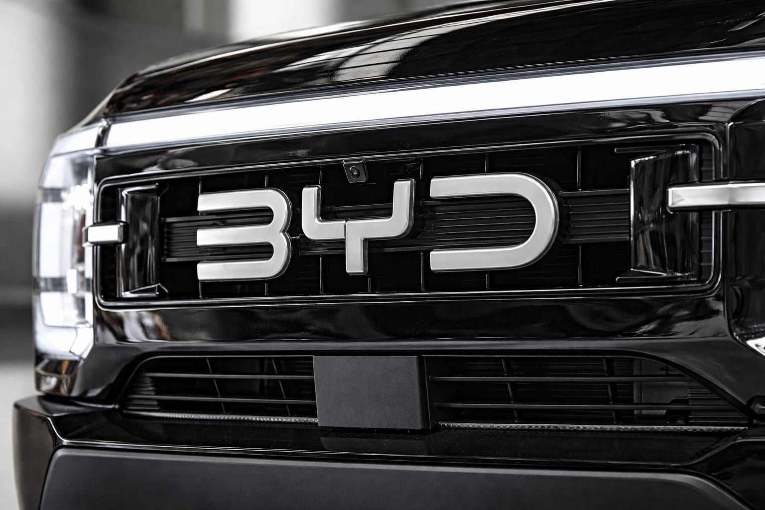 BYD deschide a doua fabrică auto în Europa. Ce impact are asupra prețului mașinilor electrice pentru cumpărătorii