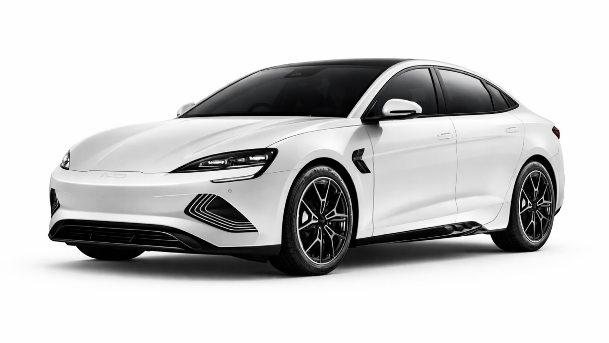 BYD revine peste Tesla la mașini electrice. Ce se schimbă pentru prețuri, modele și ritmul pieței