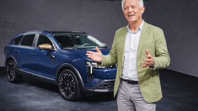 Șeful Renault a venit în România fără garanții pentru Mioveni. De ce contează scăderea de 8,1% a vânzărilor Dacia 16 Șeful Renault a venit în România fără garanții pentru Mioveni. De ce contează scăderea de 8,1% a vânzărilor Dacia
