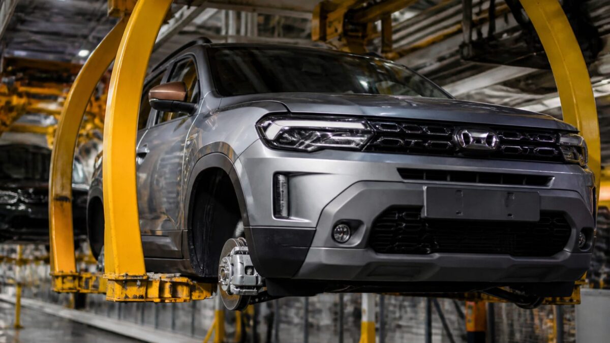Miza pentru Dacia la Mioveni este competitivitatea uzinei. Fără predictibilitate, investițiile intră sub presiune