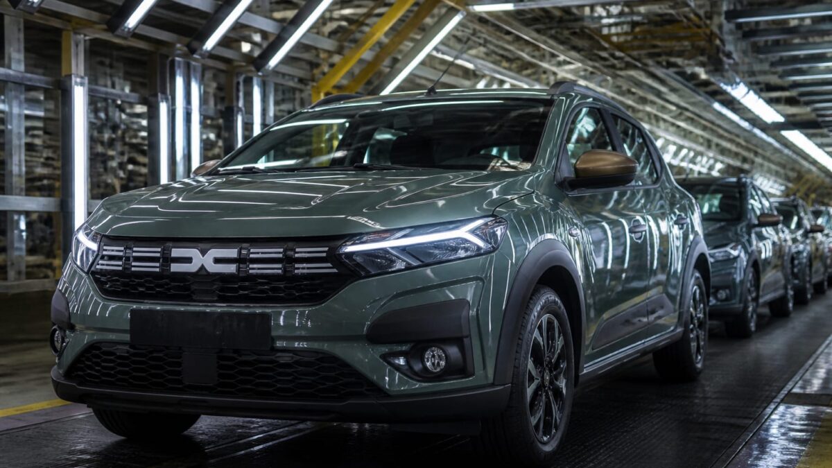 Dacia Sandero Hybrid și electric se vor produce la Tanger din 2026. Uzina din Maroc depășește deja Mioveniul la volume
