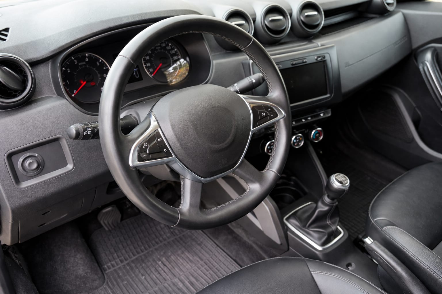 80.000 km în oraș sau 160.000 km pe autostradă. De ce volanul nu se citește niciodată singur la o Dacia second hand 2 Dacia second-hand, imagine 2