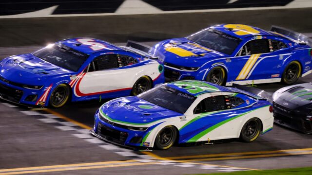 Denny Hamlin explică blocajul din trafic. NASCAR reduce puterea mașinilor la 465 CP la Daytona 15 Denny Hamlin explică blocajul din trafic. NASCAR reduce puterea mașinilor la 465 CP la Daytona