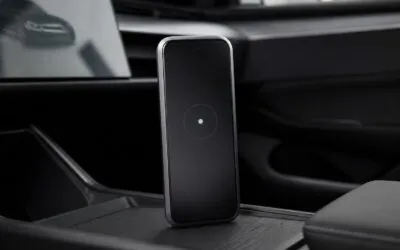 SpaceX ar fi arătat investitorilor un prototip AI tip telefon. Ce ar schimba pentru Tesla și mașinile conectate