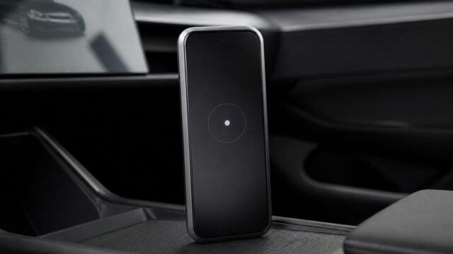 SpaceX ar fi arătat investitorilor un prototip AI tip telefon. Ce ar schimba pentru Tesla și mașinile conectate