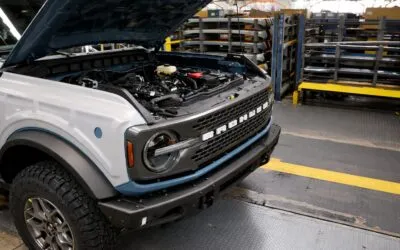 Peste jumătate de milion de proprietari de Bronco intră în rechemare, iar miza este evitarea unui incendiu la motor