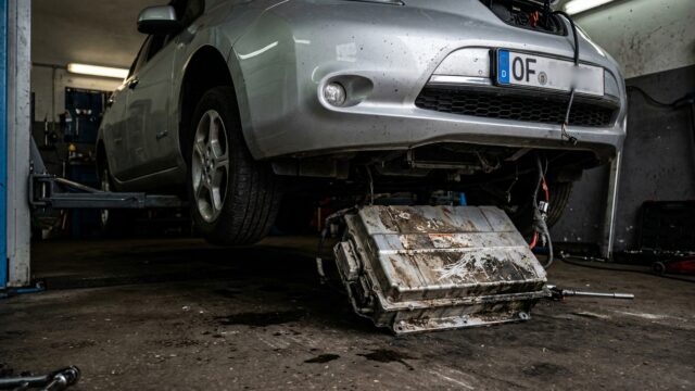 Un Nissan Leaf a rămas fără acoperire la baterie după 137.000 km. Ce ascunde garanția de 8 ani și 160.000 de kilometri