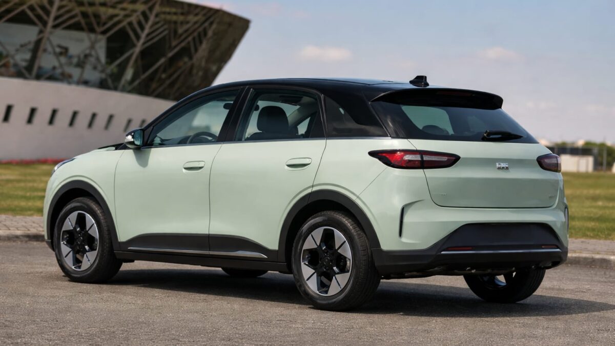 Geely E2 a depășit Tesla Model Y cu 244.000 de vânzări în China 1 Geely E2 a depășit Tesla Model Y cu 244.000 de vânzări în China