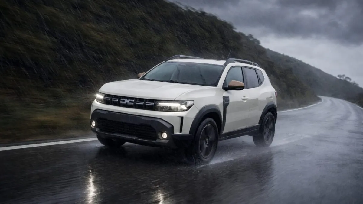 La Dacia, o pată de apă la 30 de centimetri distanță trimite diagnosticul în locul greșit