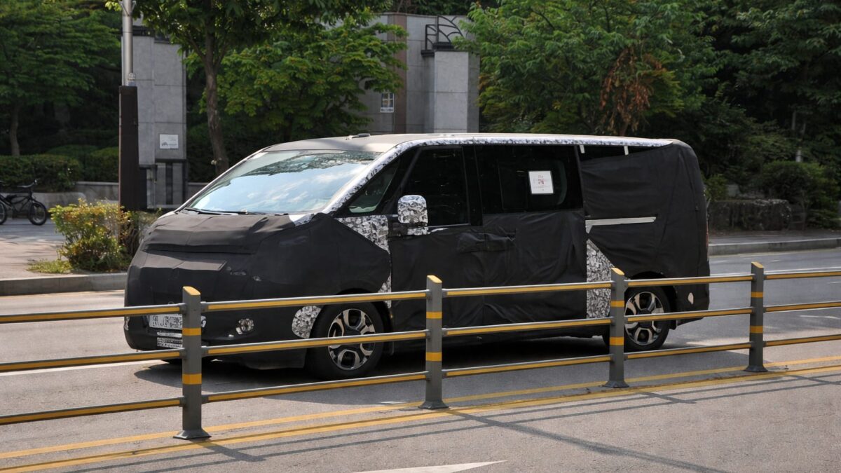 Kia PV7 are 5.270 mm lungime și va concura cu Ford Transit. Ce înseamnă pentru firme duba electrică lansată în 2027 1 Kia PV7 are 5.270 mm lungime și va concura cu Ford Transit. Ce înseamnă pentru firme duba electrică lansată în 2027