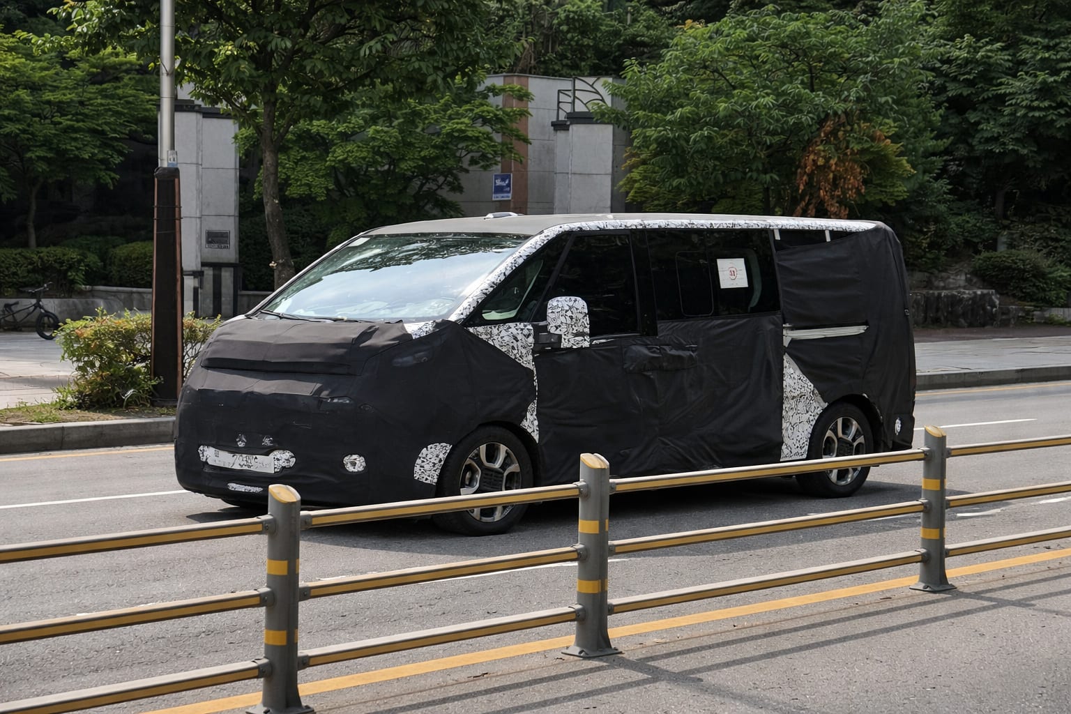 Kia PV7 are 5.270 mm lungime și va concura cu Ford Transit. Ce înseamnă pentru firme duba electrică lansată în 2027 2 Kia PV7, imagine 2