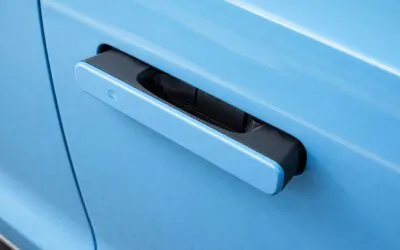 NHTSA pregătește reguli noi pentru mânerele electronice cum o pană de curent după impact poate bloca ieșirea din mașină