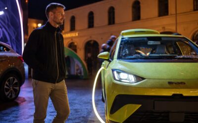 Peste 7.000 de mașini chinezești vândute în România. Creșterea de patru ori schimbă piața locală de auto 17 Peste 7.000 de mașini chinezești vândute în România. Creșterea de patru ori schimbă piața locală de auto