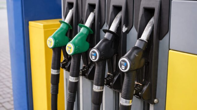 Transportatorii cer înapoi reducerea de 30 de bani la motorină.