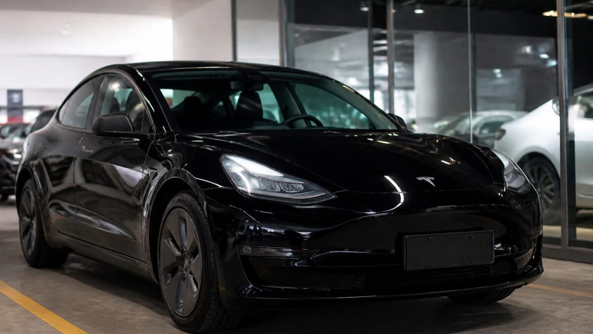 S$129.000 pentru o mașină mică în Singapore. Tesla Model 3 ajunge la S$203.411 cu tot cu certificat 1 S$129.000 pentru o mașină mică în Singapore. Tesla Model 3 ajunge la S$203.411 cu tot cu certificat