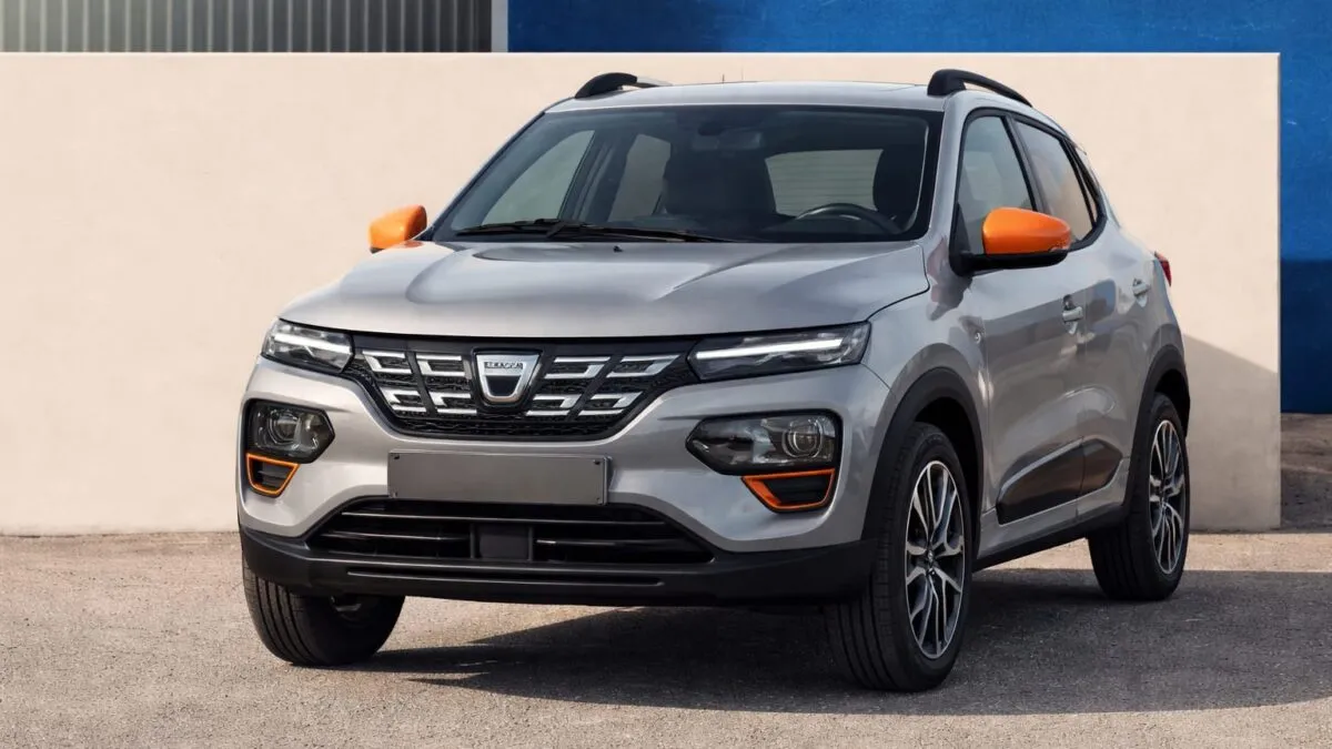 Piața auto accelerează, iar Dacia rămâne lider. Ce arată saltul electricelor pentru cumpărătorii din România