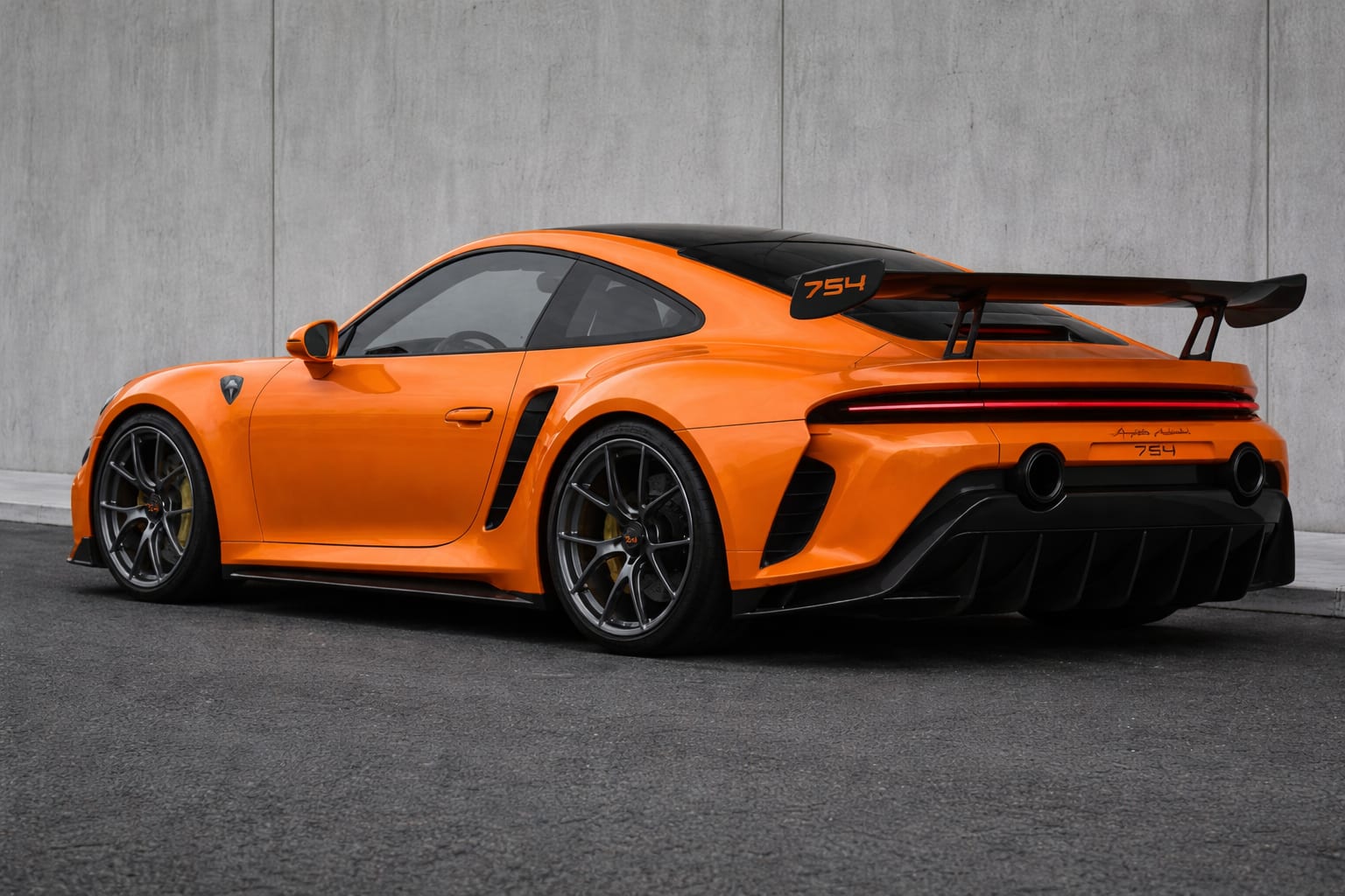 Atelierul Angelelli Automobili mută motorul unui Porsche 911 la centru 2 Porsche 911 motor central, imagine 2