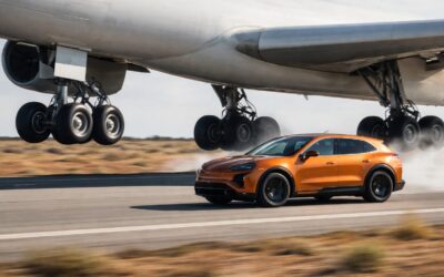 Porsche Cayenne Electric a atins 269 km/h. SUV-ul a rulat sub un avion Roc în decolare, la Mojave Air and Space Port