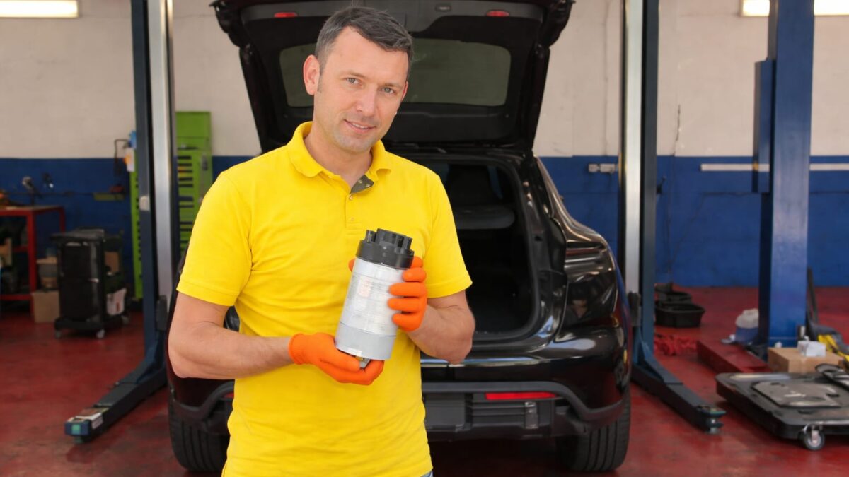 Peste 50.000 de lire pentru o baterie după un accident ușor la un Macan EV? 1 Peste 50.000 de lire pentru o baterie după un accident ușor la un Macan EV?
