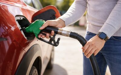 10-12 lei pe litru. Este acesta prețul la care românii ar lăsa mașina acasă?
