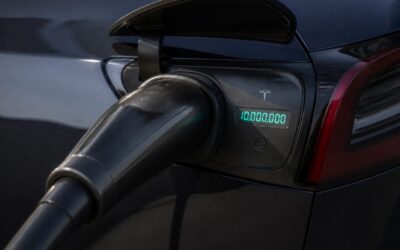 Tesla a produs 10 milioane de mașini electrice. Ce ascund livrările în scădere și fabricile sub capacitate