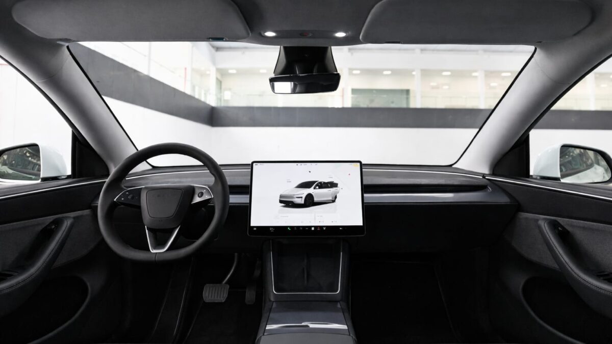 500 de evenimente critice de siguranță pentru Tesla FSD în Australia. Nicio cursă complet autonomă