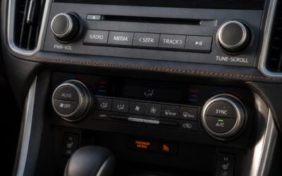 Ergonomia câștigă pe RAV4. Toyota admite că șoferii vor comenzi clasice, nu totul pe ecran