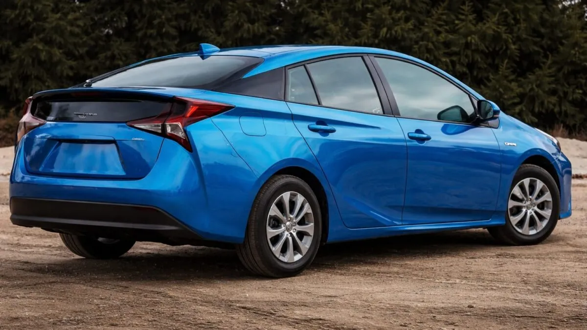 Toyota și Uber pornesc programul în 10 țări europene. Ce primesc concret șoferii de ride-sharing