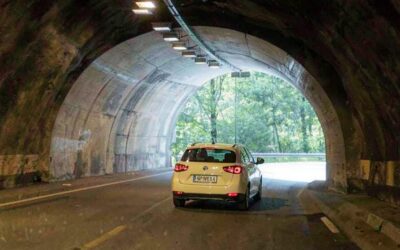 Un șofer de 22 de ani a fost prins cu 171,8 km/h în tunelul Gotthard 17 Un șofer de 22 de ani a fost prins cu 171,8 km/h în tunelul Gotthard