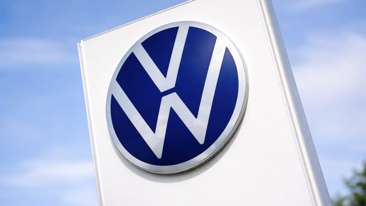Volkswagen intră pe full-hybrid cu Golf și T-Roc la peste 41.000 de euro
