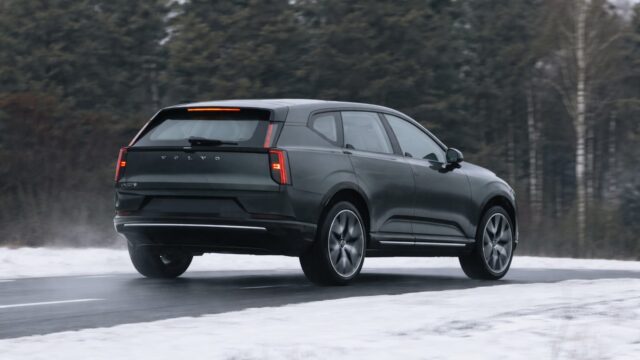Volvo EX60 pornește livrările în Suedia și oferă 810 km autonomie WLTP