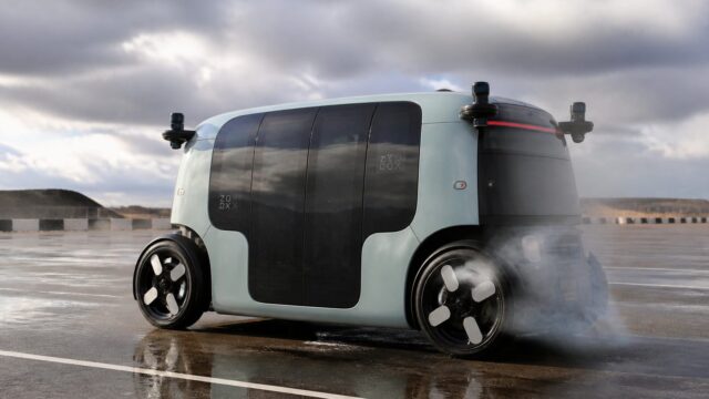 105 vehicule autonome și o frânare bruscă în fum dens. De ce întârzie lansarea mașinilor fără volan și pedale