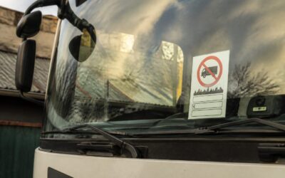 Camioanele fără autorizație vor primi amenzi duble în București. Taxele pentru intrările legale scad