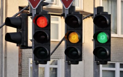 665 de euro și 6 puncte pentru galben în Italia. Regula care îi poate costa scump pe șoferii români