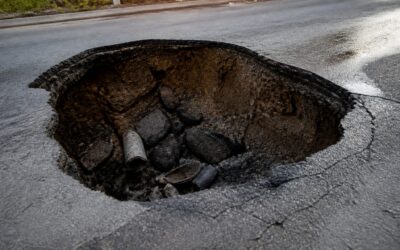 Strada Anghel Saligny din Constanța s-a surpat luni dimineață