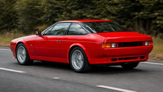 Un Aston Martin V8 Vantage Zagato din 1990, cu doar 600 de mile, a ieșit la vânzare