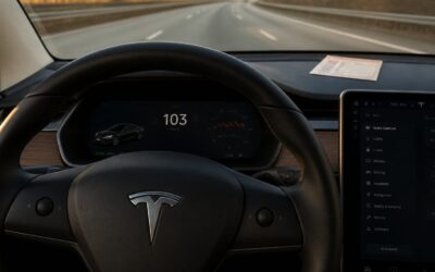 Un șofer Tesla amendat cu 103 km/h în Autopilot nu a scăpat de sancțiune