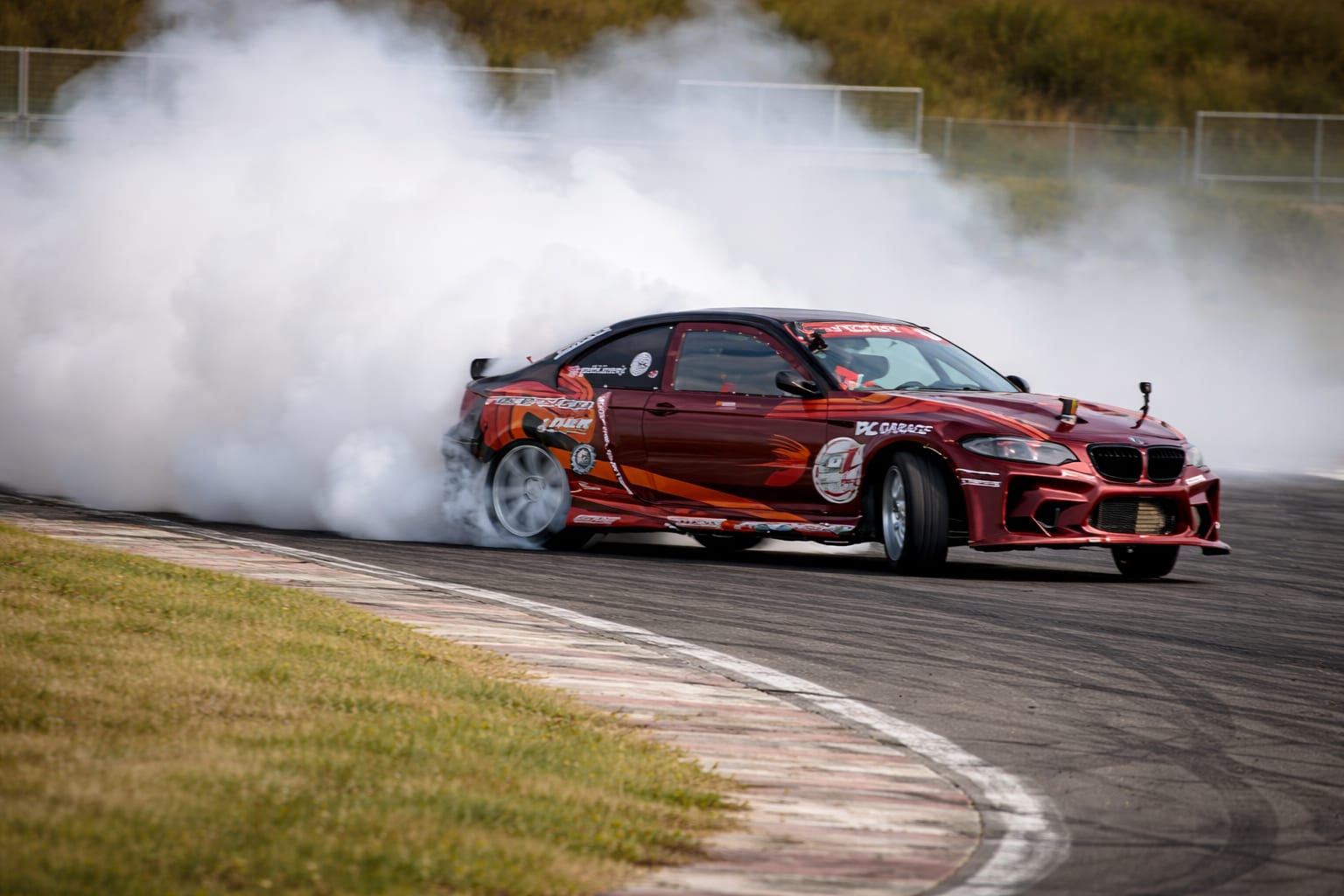 Cristian Tauru conduce cu 385 de puncte înaintea finalei și poate lua titlul la 17 ani și 7 luni în Piața Constituției 2 Cristian Tauru campion drift, imagine 2