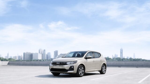 Dacia a deschis comenzile pentru Sandero Hybrid 155 în România, de la 19.700 de euro 14 Dacia a deschis comenzile pentru Sandero Hybrid 155 în România, de la 19.700 de euro