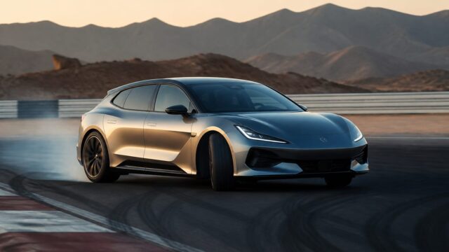 Denza Z9 GT a făcut un drift autonom cu 1.139 CP la Goodwood 14 Denza Z9 GT a făcut un drift autonom cu 1.139 CP la Goodwood