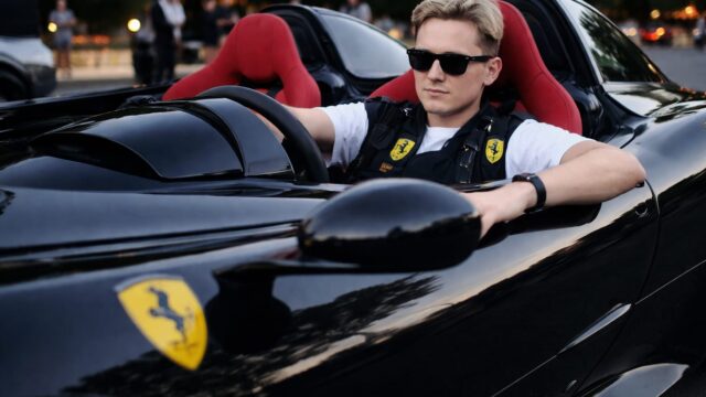 Un Ferrari Monza SP2 de 4,33 milioane de euro a fost confiscat de poliția din Londra